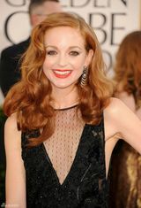 高清图：杰玛-梅斯蕾丝长裙亮相 上演深V性感诱惑 