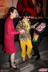 组图：白雪仙不敢上台怕吓人 陈宝珠怕师傅