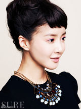 高清组图：韩星李诗英大片甜美粉妆俏丽活泼