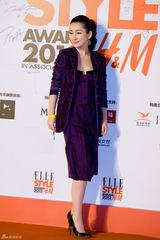 组图：秦海璐亮相活动 低胸礼服展露性感魅惑