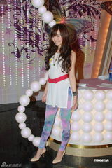 高清组图：庄思敏羽翘主持《姊妹淘》 吕慧仪等助阵