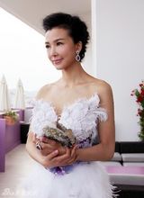 组图：姚星彤两登戛纳红毯 典雅大气秀东方美