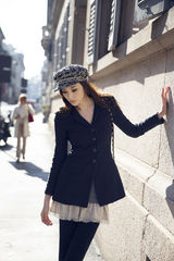 组图：吴佩慈春日米兰清新靓丽街拍