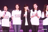 幻灯图：香港演艺界赈灾 赵雅芝等演唱为灾区祝福