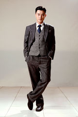 组图：蒋毅硬朗大片尽显绅士品格