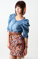 幻灯图集：南圭丽清新写真 甜美笑容展别样风情 