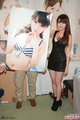 组图：嫩模赵咏瑶宣传写真 否认唱衰组合FFx