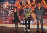 组图：《逃出生天》首映 刘青云古天乐亮相红毯