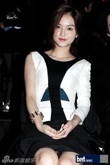 组图：TEEN TOP朴奎利等众星出席首尔时装周