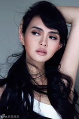 组图：居文沛写真黑白颠覆 青春靓丽魅影诱惑