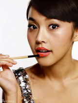 组图：张佳宁彩妆写真清新欢乐过圣诞