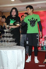 组图：郭富城限制饮食保持体态 称50岁前成婚