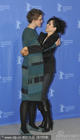 幻灯：电影《在路上》发布会 女演员兹尼卡鬼马可爱