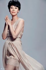 幻灯图：海清玉树归来首开腔 直言想做透明的普通人