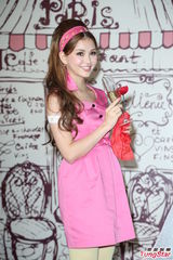 组图：昆凌避谈七夕情人节 忙工作未看《天台》