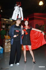 组图：欧阳震华杨怡扮小恶魔 林峰宣传新剧人气高