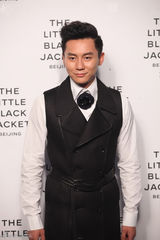 组图：拉格斐开摄影展 章子怡周迅等亮相