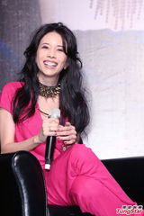 组图：莫文蔚出道20周年 有意计划世界巡演