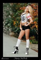 幻灯图集：金发美女艾伯-福斯特写真 性感热辣