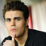 组图：新浪娱乐独家对话《吸血鬼》韦斯利