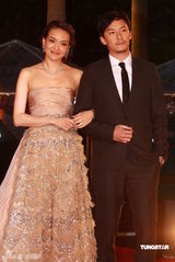 幻灯：香港金像奖红毯 舒淇张震不惧绯闻携手出席