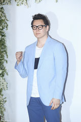 高清组图：韩载锡朴率美大婚 张东健夫妇道贺