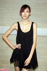 组图：陆瑶被蔡康永吓出大姨妈 纸片身材挺原装巨乳