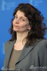 高清组图：《大器晚成》记者会 主席伊莎贝拉捧场