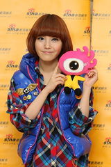 高清组图：对话韩国新人歌手IU 甜甜浅笑可爱迷人