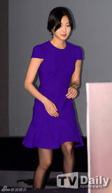 组图：林秀晶柳承龙等亮相青龙奖按手印活动