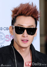 组图：SM家族总动员 SJ酷帅少时性感SHINee个性