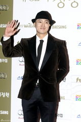 组图：第32届韩国青龙电影奖颁奖典礼群星闪耀