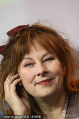 幻灯图集：《猛犸象》记者会 杰拉尔-德帕迪约亮相