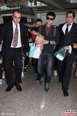 组图：尹施允望进军中国 与允儿亲热无惧李升基