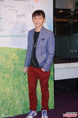 组图：香港舞台剧奖颁奖礼 黄秋生教张敬轩减压