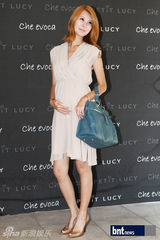 组图：韩星王智慧金智秀等为时尚活动站台