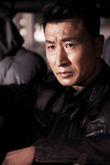 组图：张笑君硬朗熟男写真演绎别样沧桑