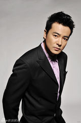 组图：于波时尚大片高贵儒雅彰显型男本色