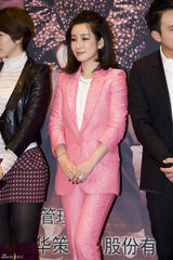 组图：秦海璐出席活动桃粉造型娇艳欲滴