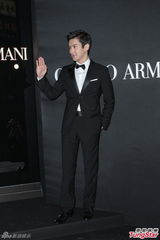 高清图：崔始源赞美章子怡 穿正装绅士儒雅