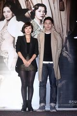 组图：金素妍朱镇模等出席新片《咖啡》媒体试映