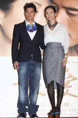 组图：章子怡宣传新片 受访阵仗大否认与霍启山复合