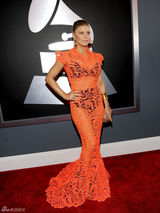 高清组图：格莱美红毯费姬橙色透视礼服露内衣