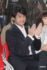 组图：朱孝天不知林熙蕾要结婚 称两人还是朋友