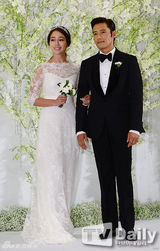 组图：李秉宪李珉廷大婚甜蜜互送吻 群星道贺