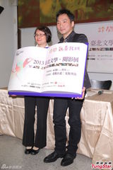 组图：五月天石头演戏上瘾 欲挑战同性恋角色