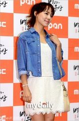 组图：金柳真等出席《百年的遗产》庆功宴