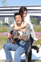 组图：陶晶莹《让爱情维持心跳》与老公秀恩爱