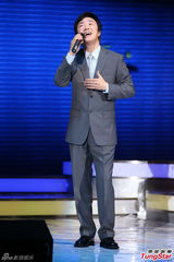 组图：费玉清最终场演唱会 预多陪伴年迈父亲