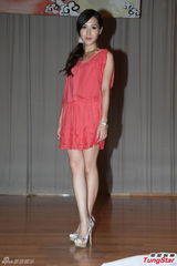 组图：黄日华否认劝苗侨伟过档 夸新公司人性化